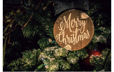50 Hilarious Christmas Captions for Friends and Family