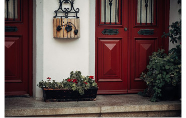 10 Wall Design Ideas for a Stunning Main Door Entrance